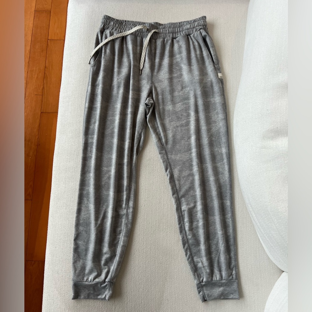Women’s Vuori DreamKnit Joggers, Grey Camo, Small